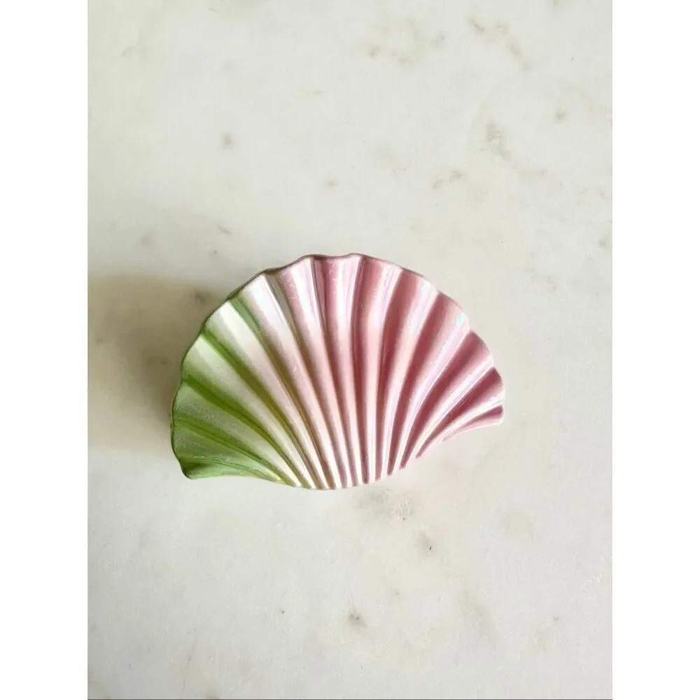 Pink and green ombre clamshell hair claw